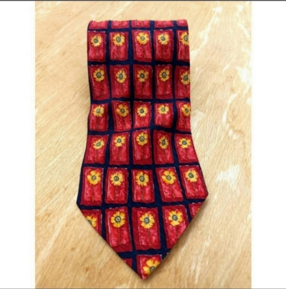 Ermenegildo Zegna red share floral neck tie